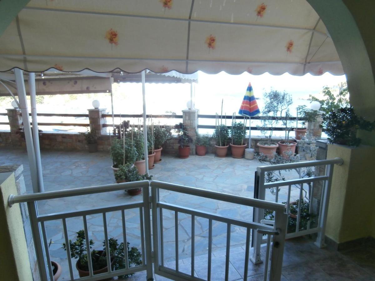 Haravgi Hotel Patitiri  Exterior photo