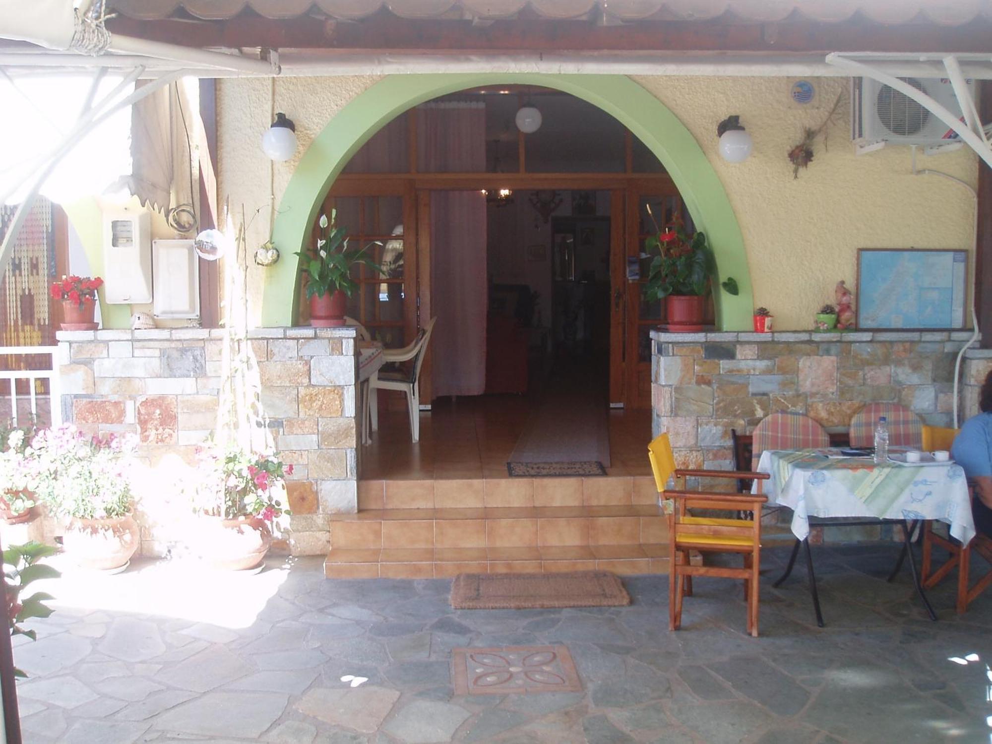 Haravgi Hotel Patitiri  Exterior photo