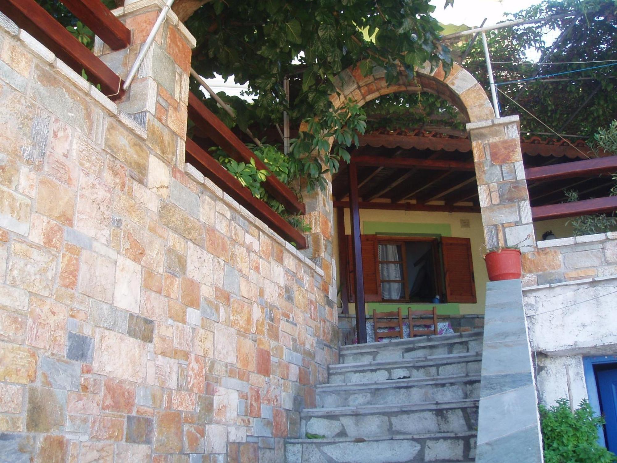 Haravgi Hotel Patitiri  Exterior photo