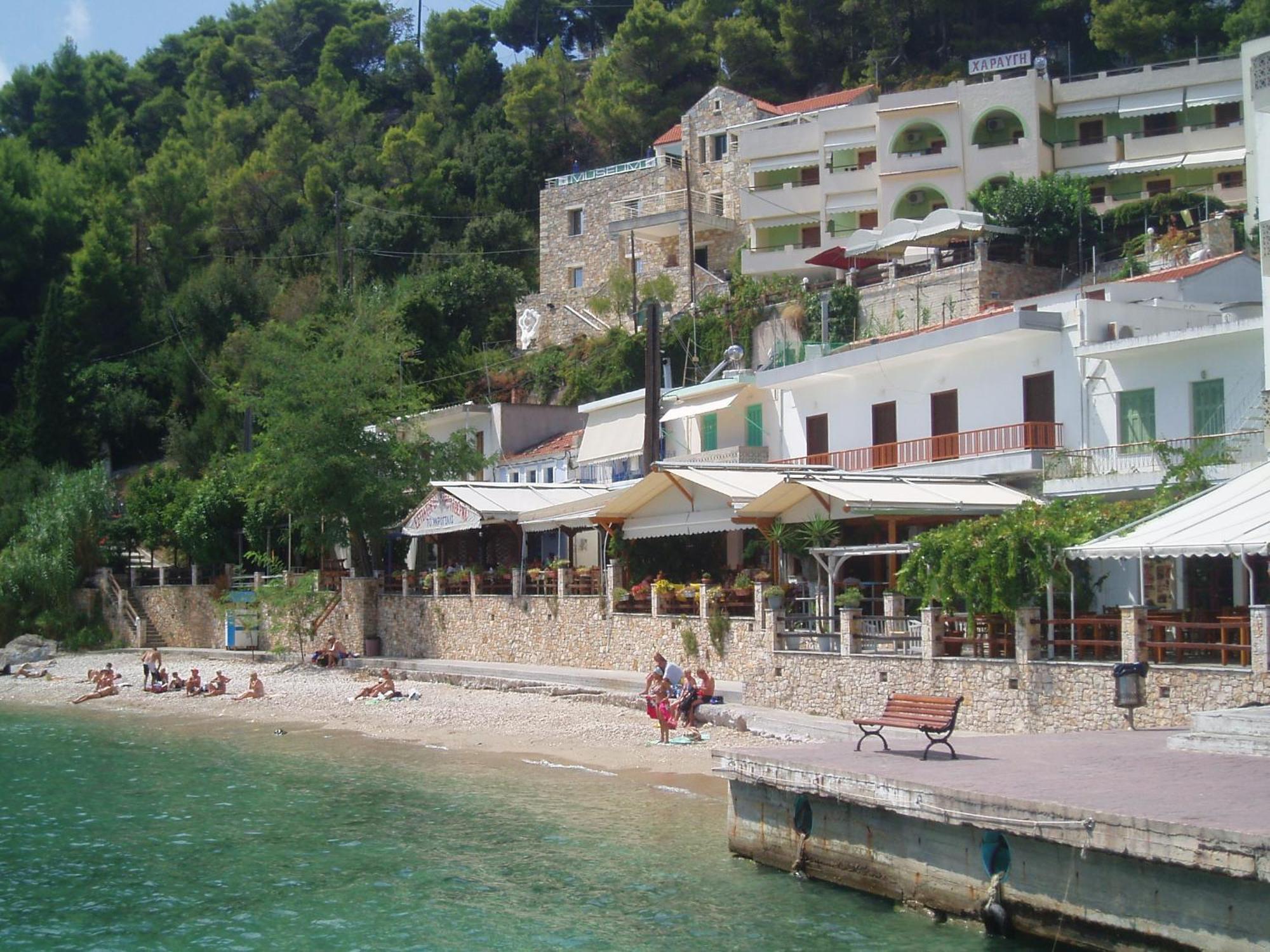 Haravgi Hotel Patitiri  Exterior photo